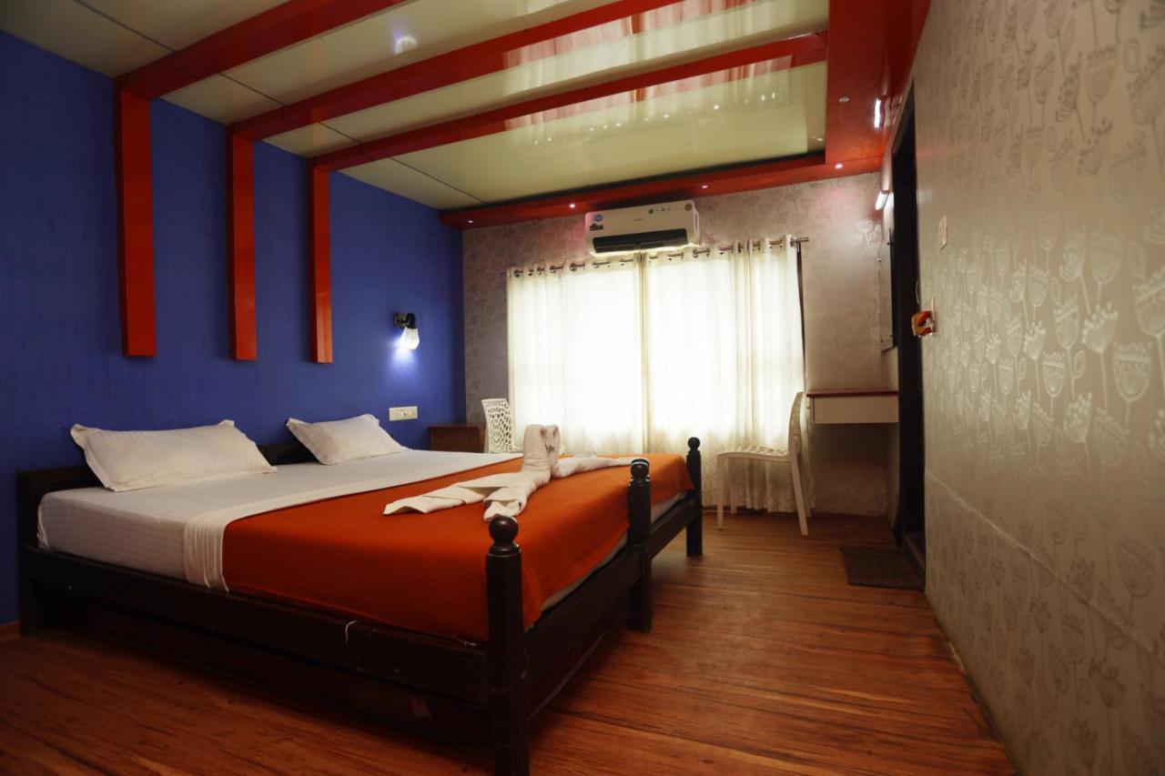 Harmony Houseboats Botel Alappuzha