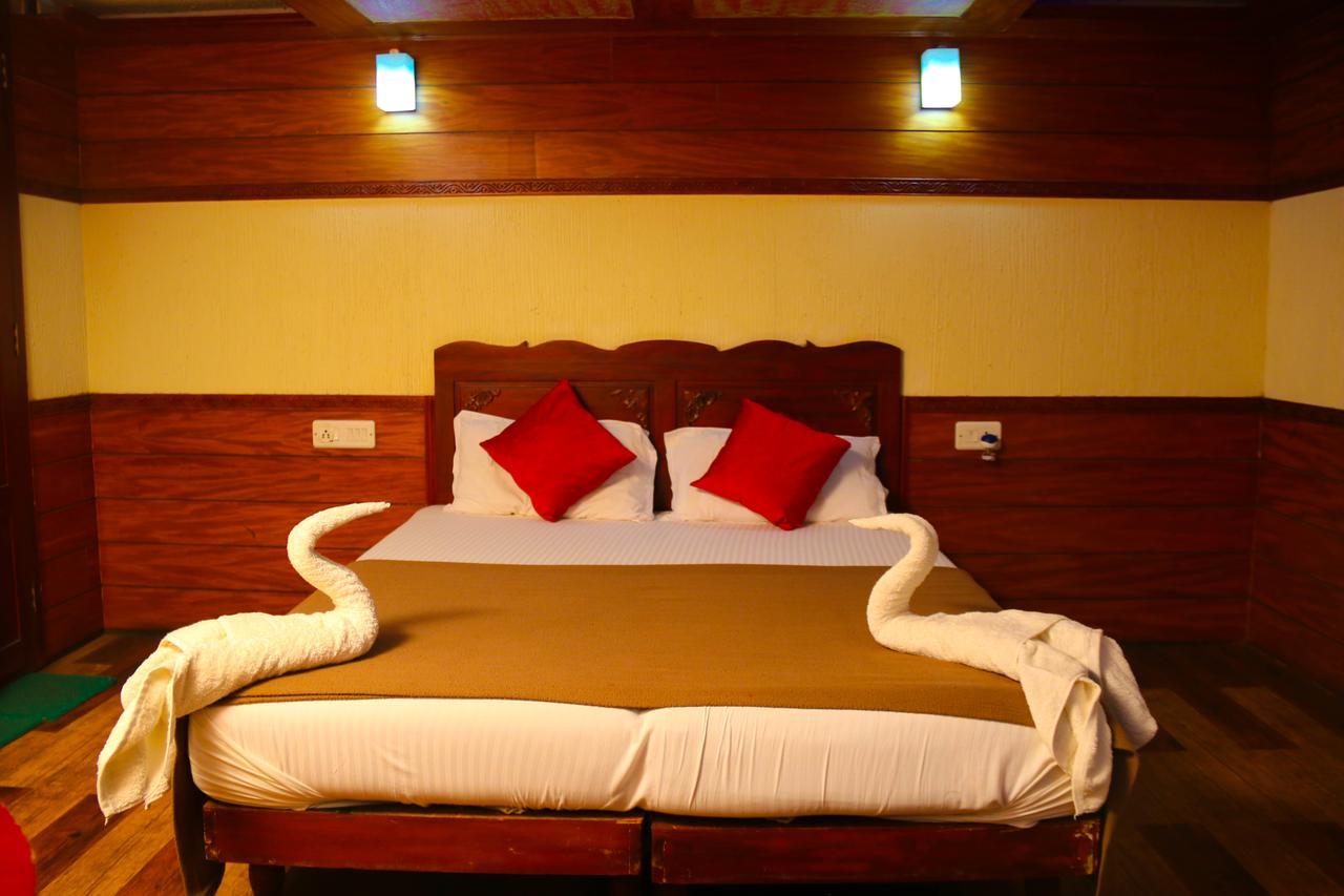 Botel Harmony Houseboats Alappuzha